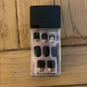 Dashing Diva Magic press